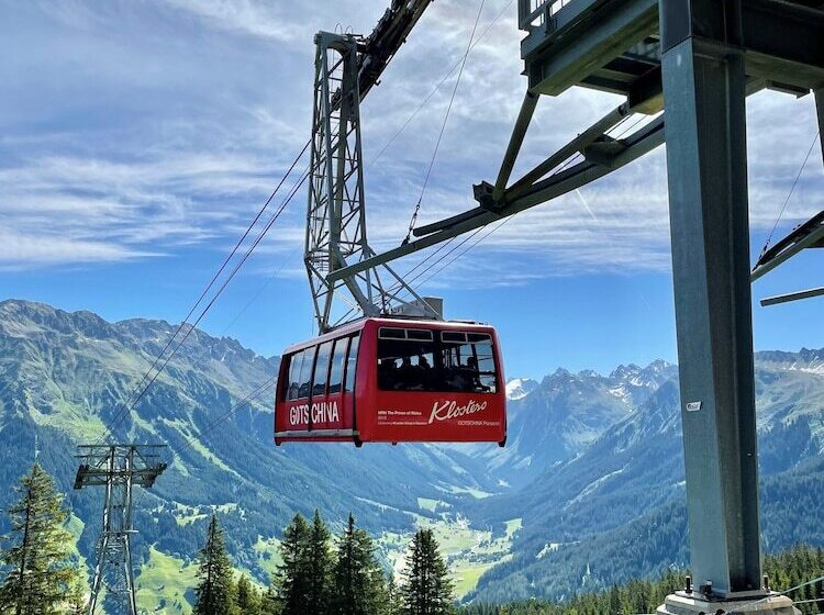 בית מלון כפרי Vereina