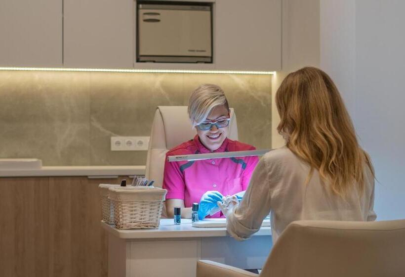 Отель Vestina Wellness & Spa