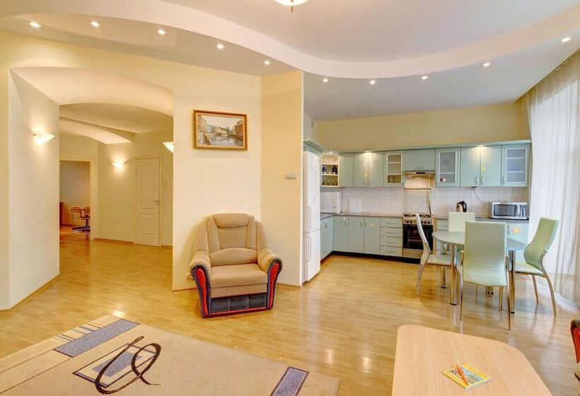 Stn Apartments Near Hermitage
