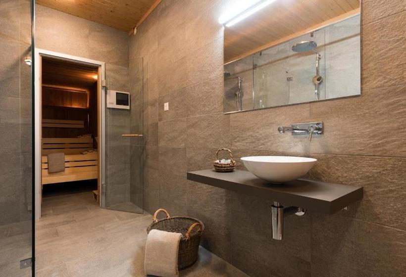 Swiss Chalet-style Hotel Walliser Spycher