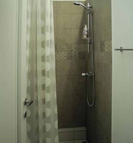 Vintage Downtown Hostel