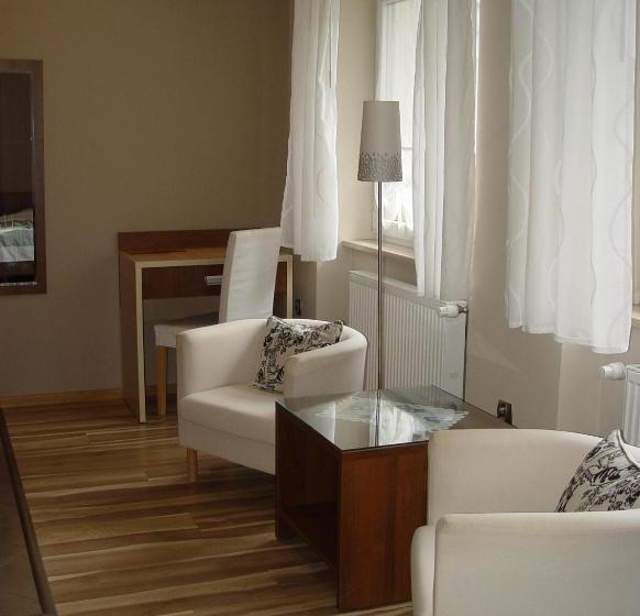 Willa Jagiellonka Apartamenty W Centrum, Parking