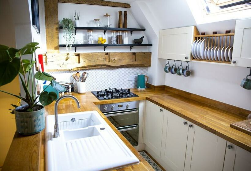 5 Malt Cottage In The Cotswolds