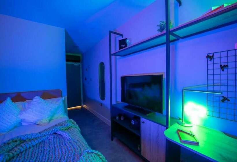 호스텔 Comfortable Ensuite Rooms   Guildford   Campus Accommodation