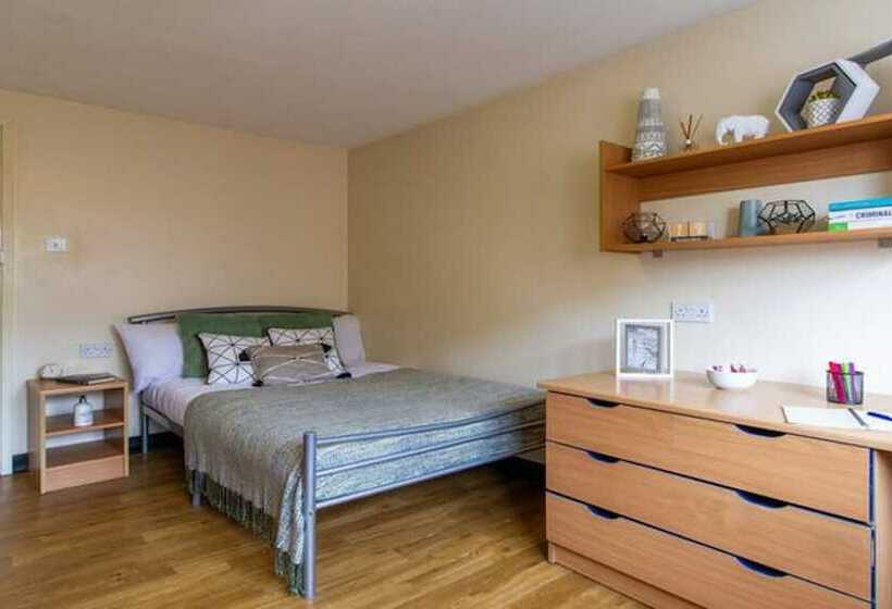 Comfy Rooms In Leicester   Hostel