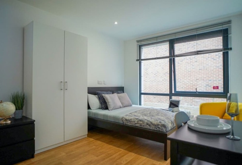 هاستل Rooms & Studios Students Only Sheffield
