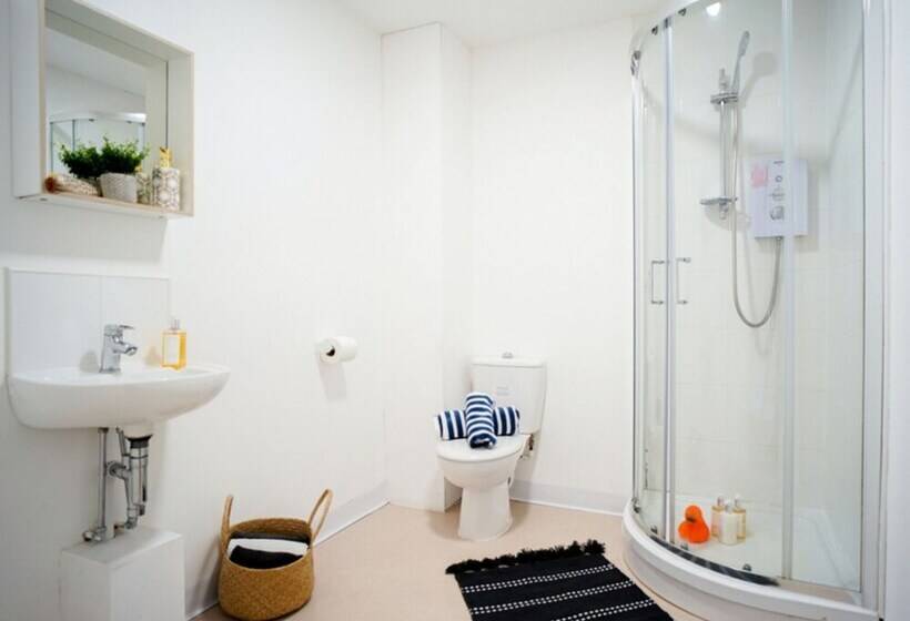 هاستل Rooms & Studios Students Only Sheffield