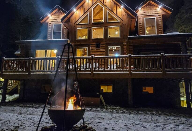 Big Log Lodge