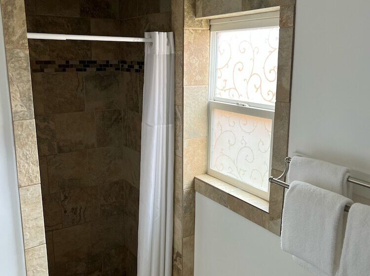 Circle Of Destination Motel