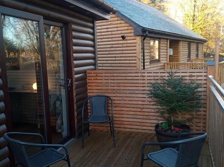 Charming Lodge,cosy, Comfortable,ideal Location