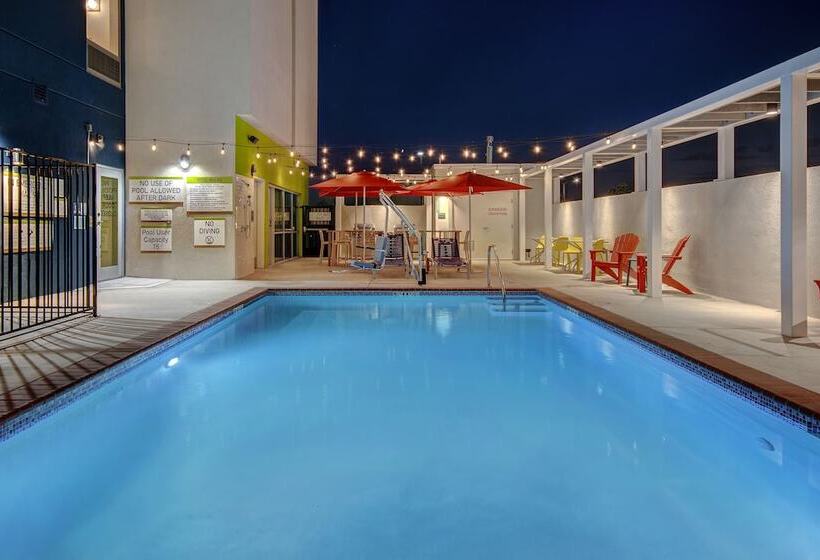 فندق Home2 Suites By Hilton Garden Grove