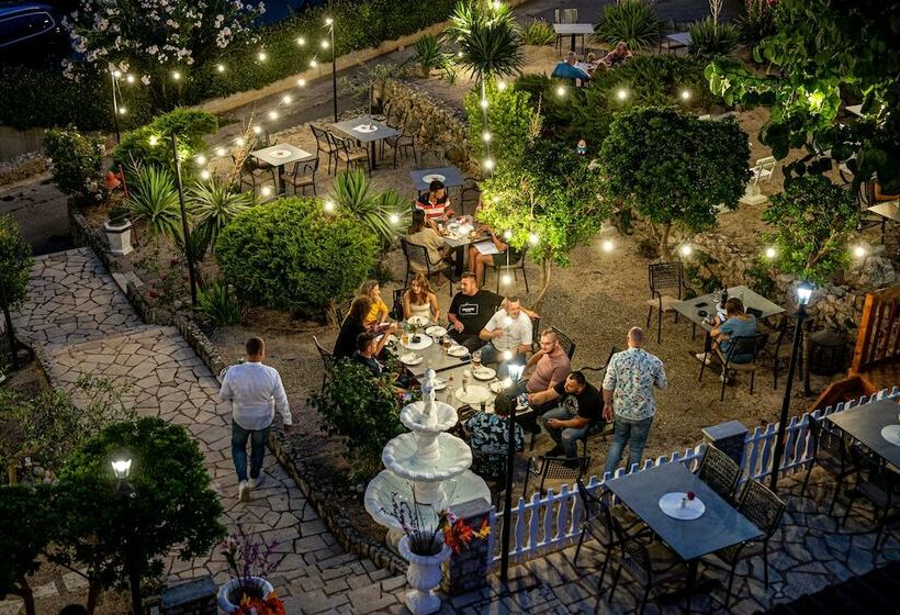 فندق Meliores Rooms & Restaurant