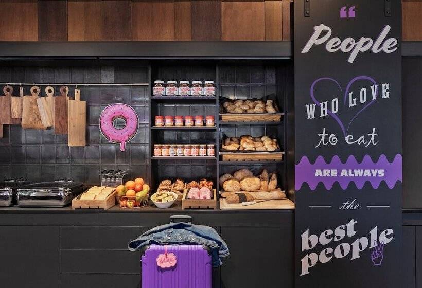 ホテル Moxy Szczecin City