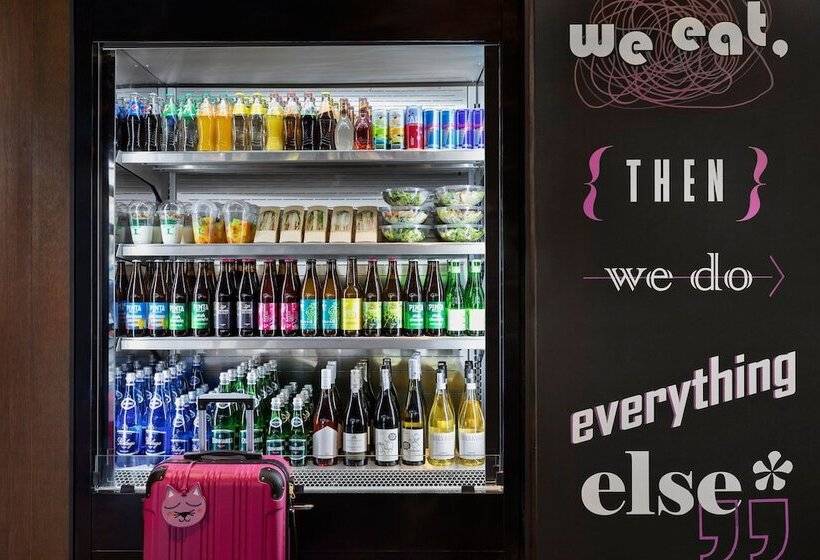 ホテル Moxy Szczecin City