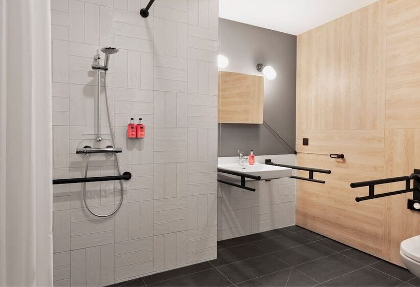 ホテル Moxy Szczecin City