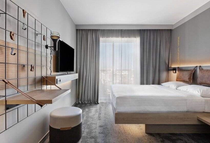 ホテル Moxy Szczecin City