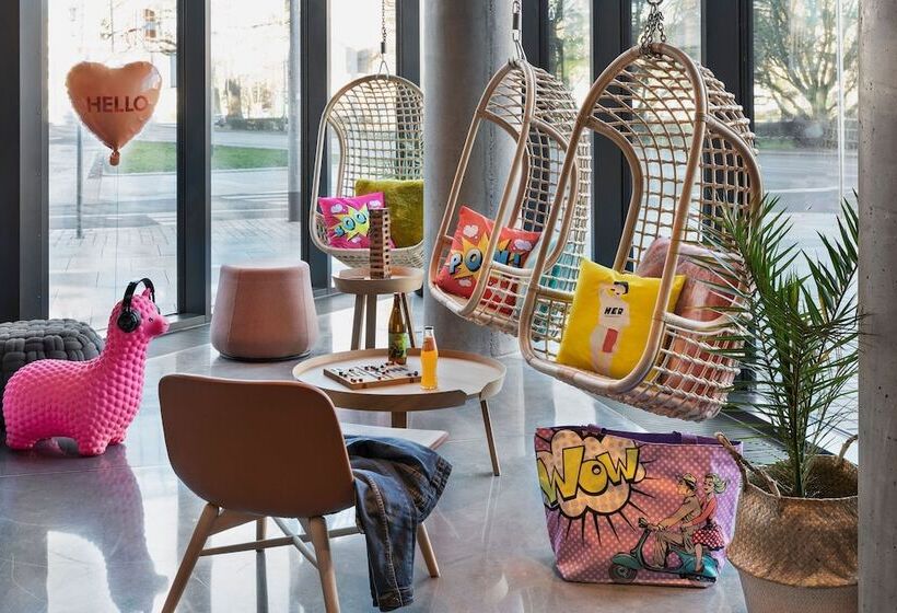 ホテル Moxy Szczecin City