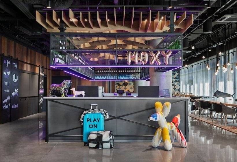 ホテル Moxy Szczecin City