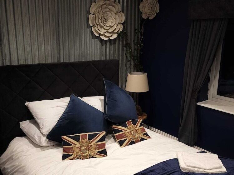 酒店 The Waterside Bar Rooms & Restaurant