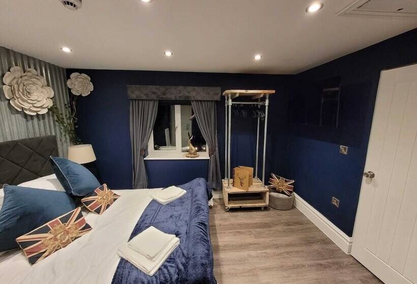 酒店 The Waterside Bar Rooms & Restaurant