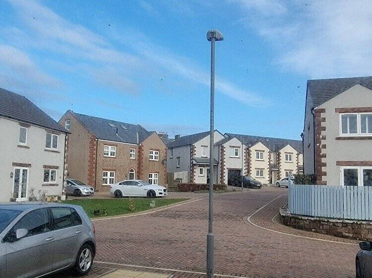 Impeccable Beachfront 2 Bed Cottage In St Bees