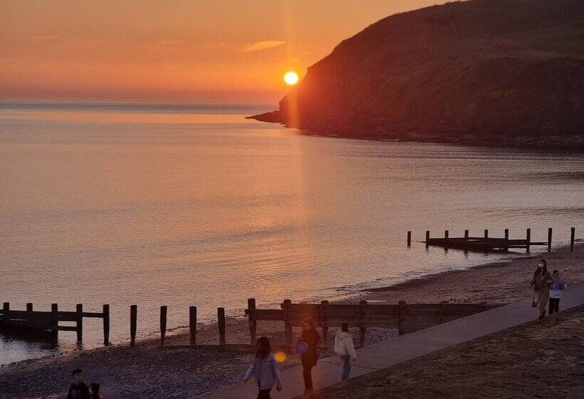 Impeccable Beachfront 2 Bed Cottage In St Bees