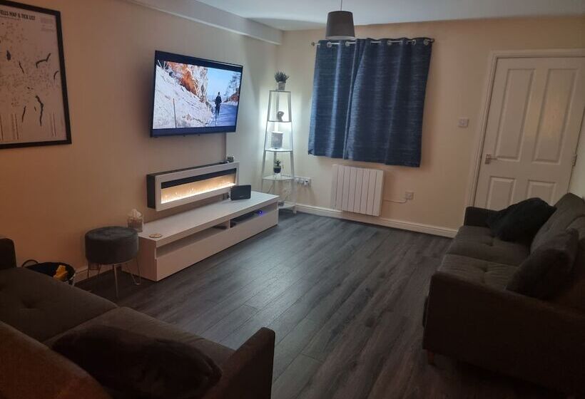 Impeccable Beachfront 2 Bed Cottage In St Bees