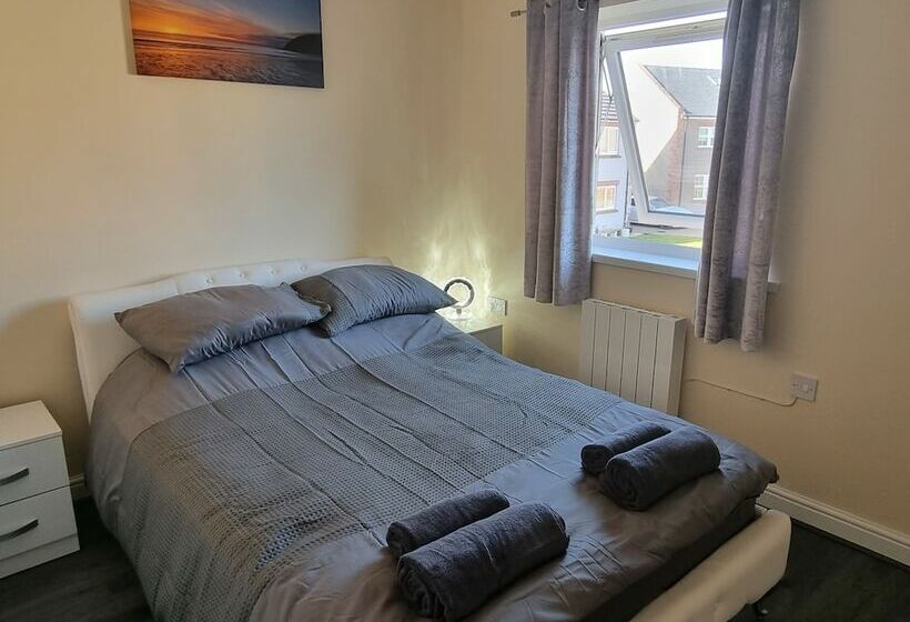 Impeccable Beachfront 2 Bed Cottage In St Bees