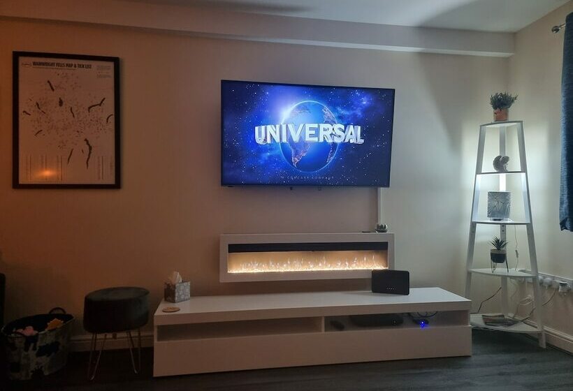 Impeccable Beachfront 2 Bed Cottage In St Bees