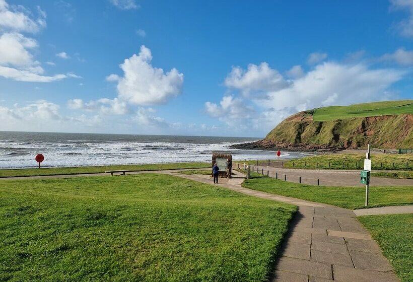 Impeccable Beachfront 2 Bed Cottage In St Bees