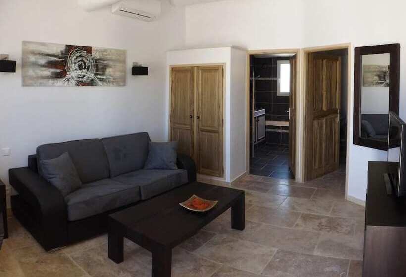 ペンション Mas Dansavan