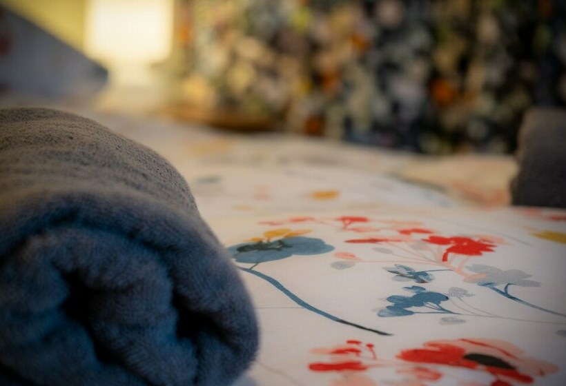 Poppy Cottage  3 Bed Cottage  Pembroke