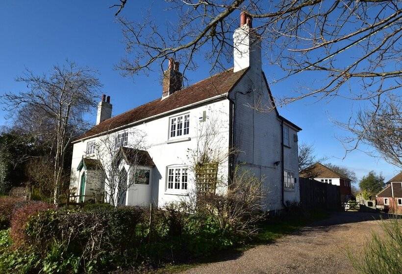 Rose Mullion Cottage