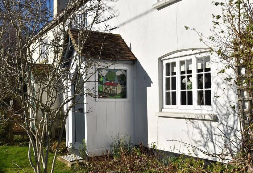 Rose Mullion Cottage