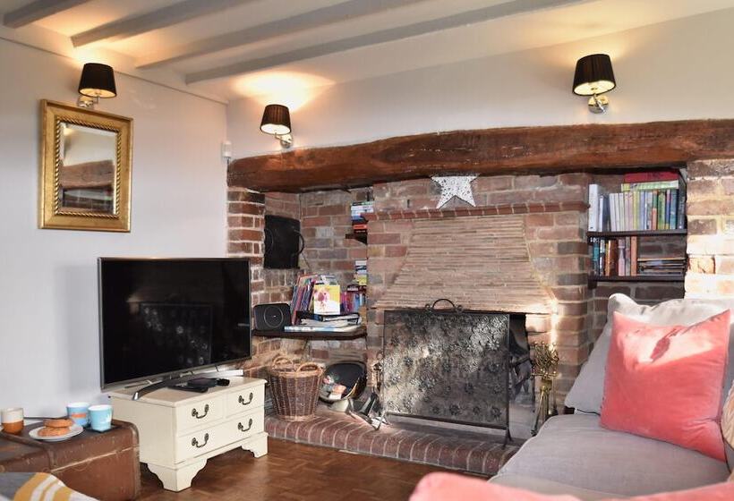 Rose Mullion Cottage