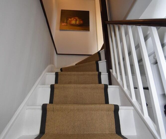 Rose Mullion Cottage