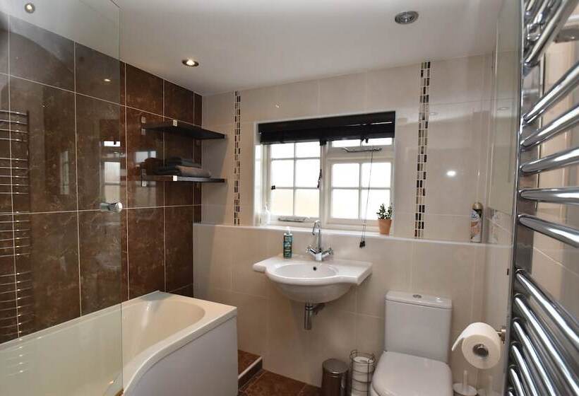 Rose Mullion Cottage