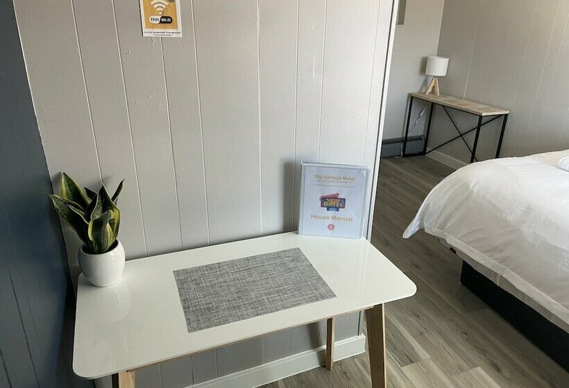 Yellow Springs Motel