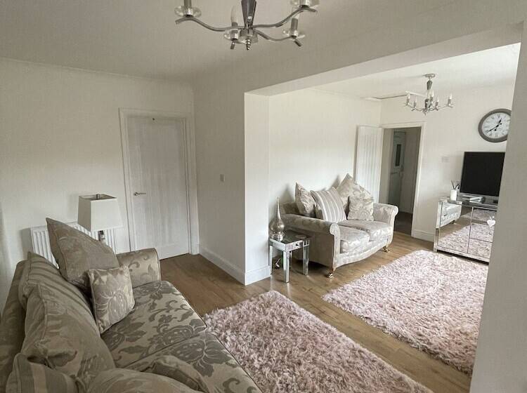 Beautiful 2 Bed Bungalow In Canvey Island