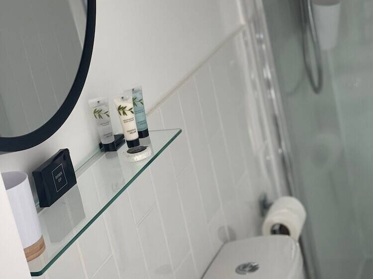 مبيت وإفطار White Stag Lodge