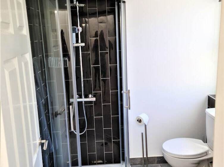 مبيت وإفطار White Stag Lodge