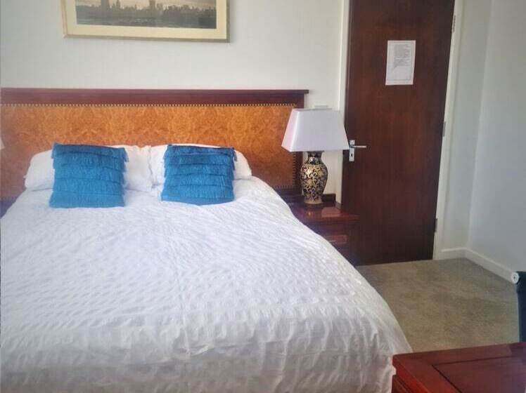 مبيت وإفطار White Stag Lodge