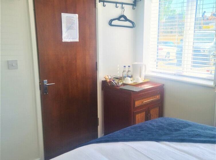 مبيت وإفطار White Stag Lodge