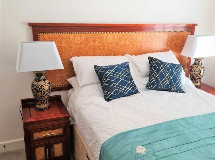 مبيت وإفطار White Stag Lodge