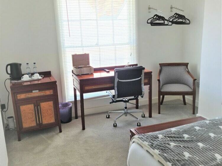 مبيت وإفطار White Stag Lodge