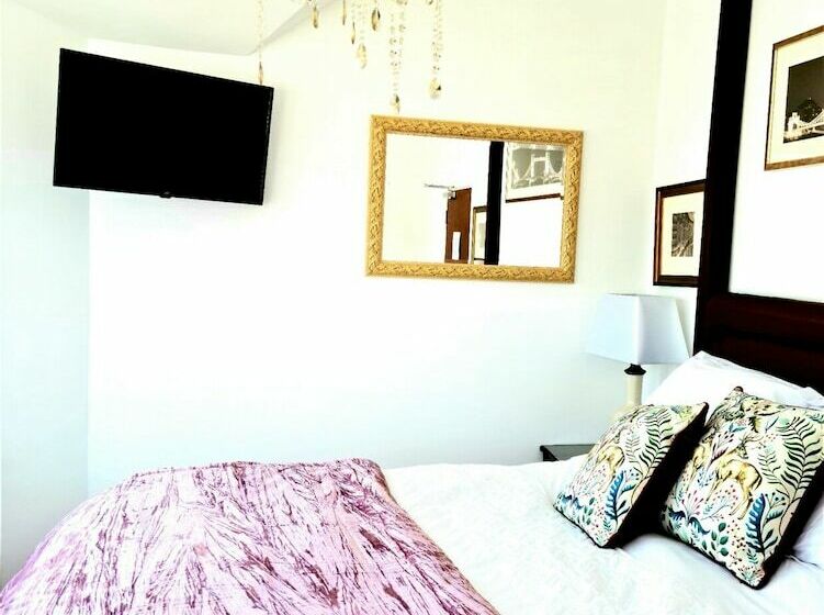 مبيت وإفطار White Stag Lodge