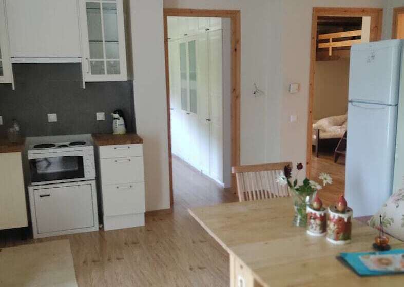 تختخواب و صبحانه Yliessa