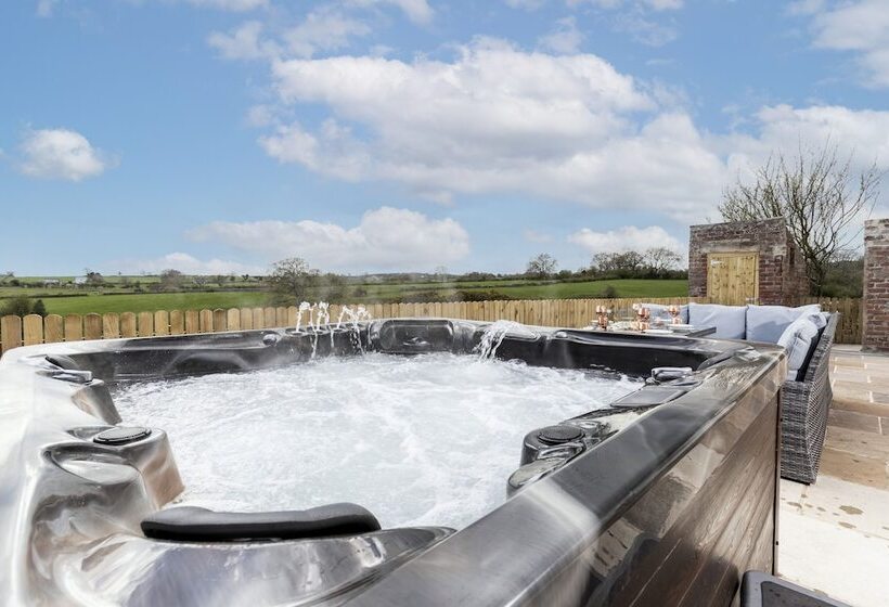 Hc Property   The Hideaway At Watergate Eye