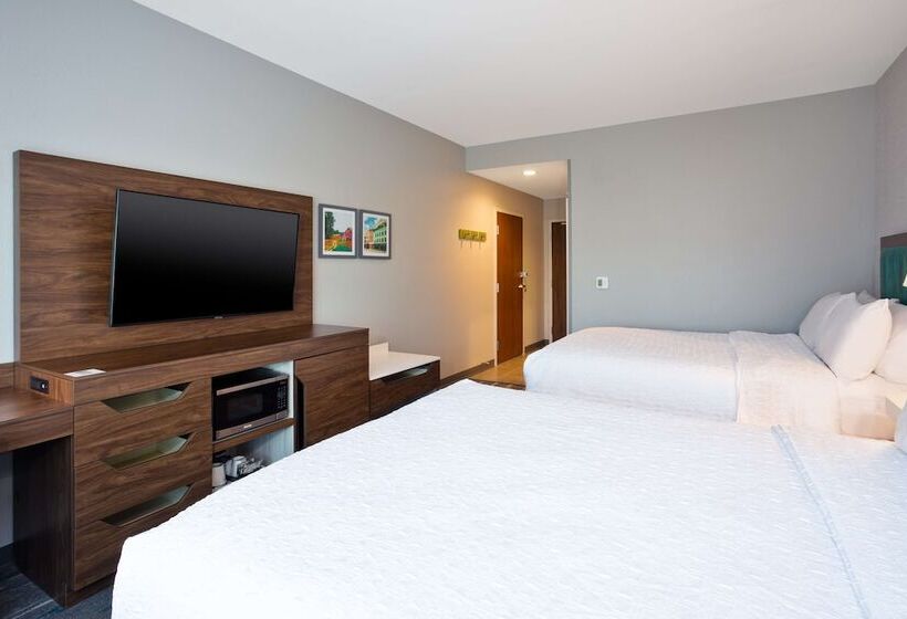 فندق Hampton Inn By Hilton Paris