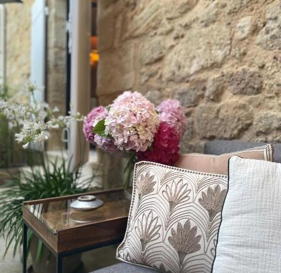 هتل La Maison Du Clocher